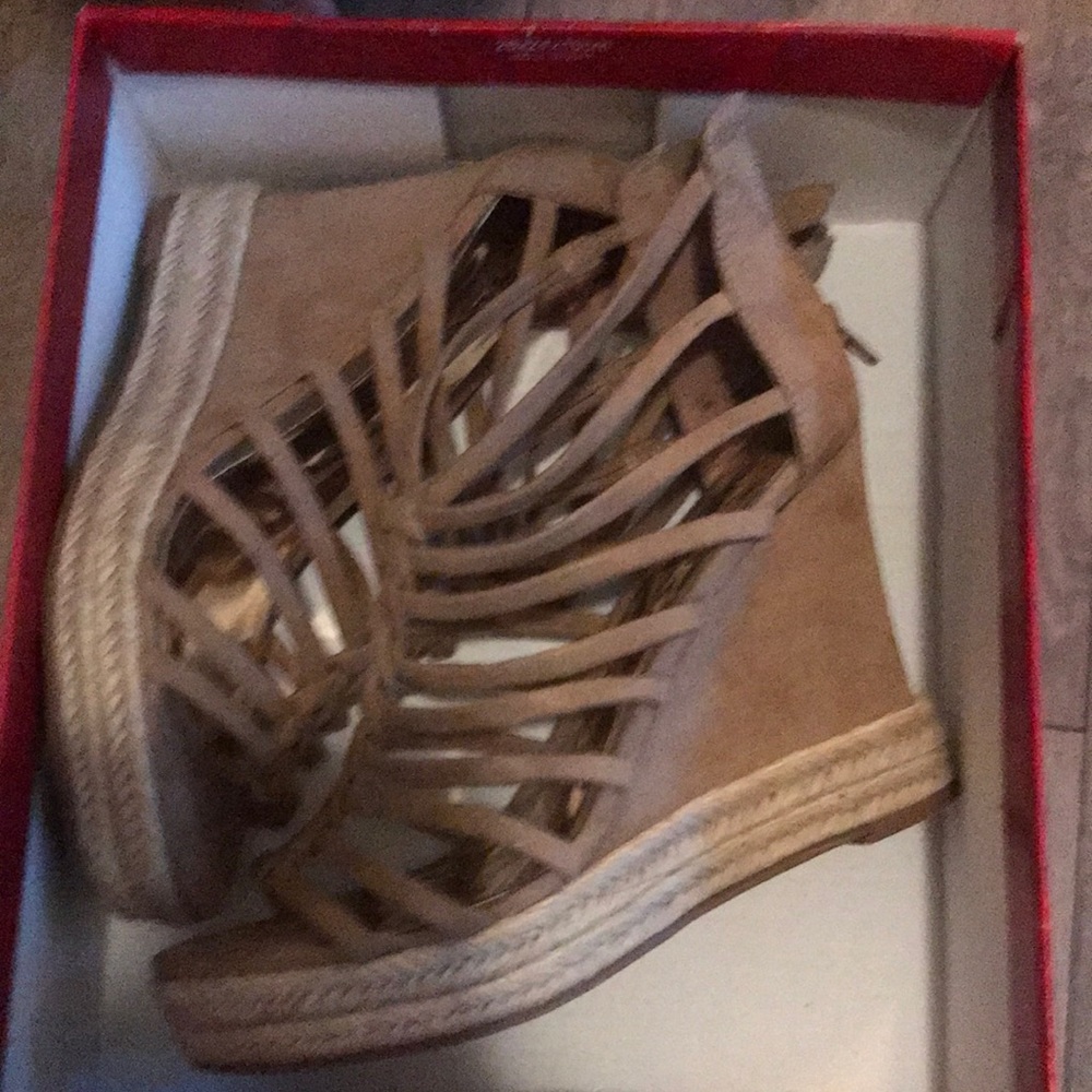 Carlos wedges size 7 women’s